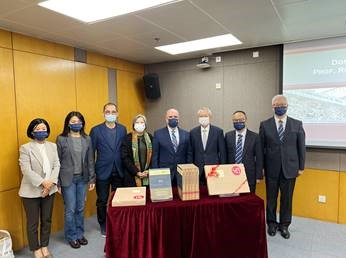 Universidade de Macau recebe manuscritos do Professor Rui Martins